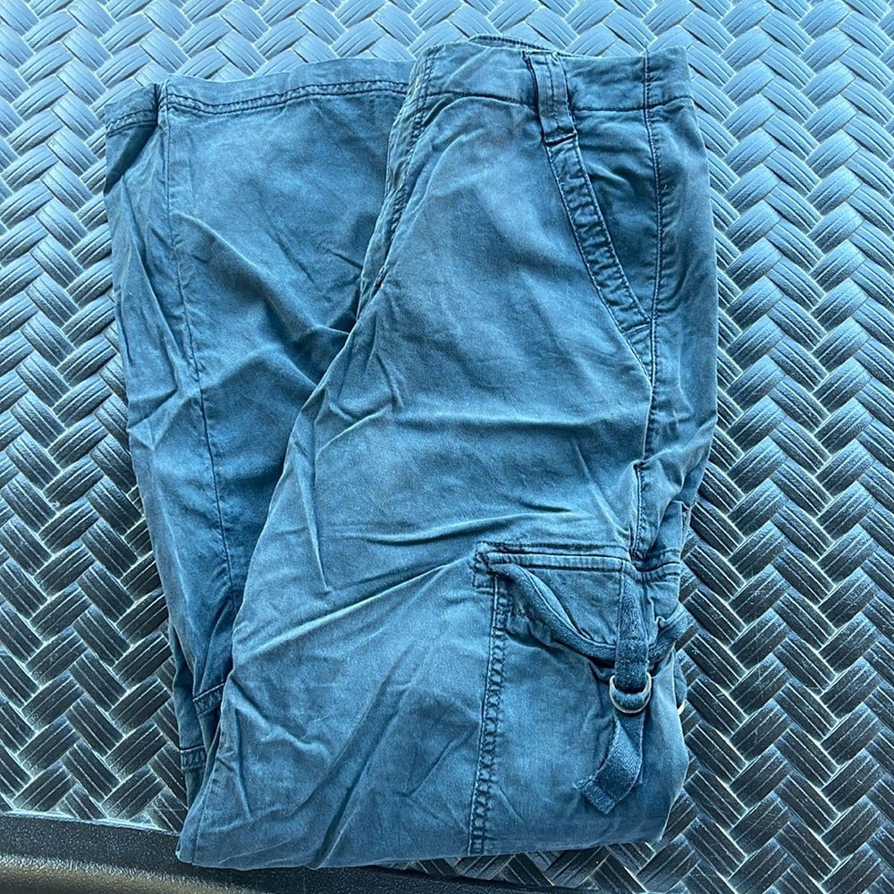 American eagle women’s wideleg cargo pants size 6